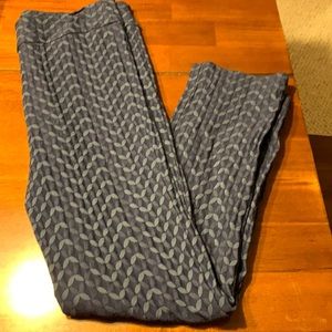 Patterned & Textured navy blue leggings